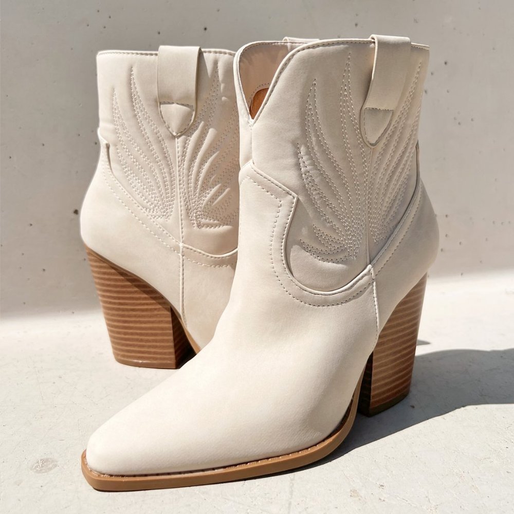 NEW Beige Distress Nubuck PU Western Cowboy Block Heel Ankle Booties Boots Shoe - Picture 4 of 12